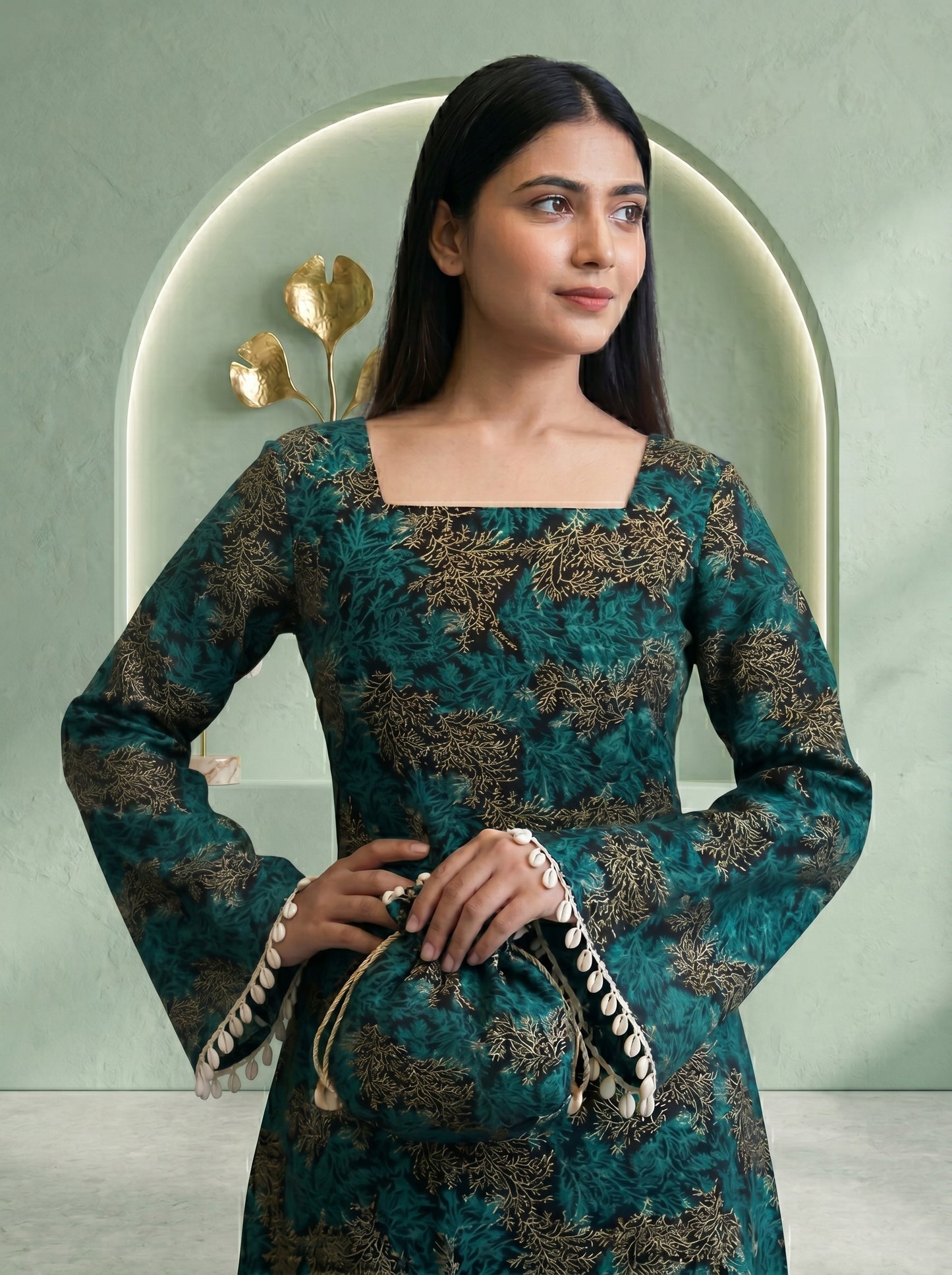 BELL SLEEVES SHORT UNIQUE PRINTED KURTI ,PREMIUIM PRINTED COTTON BLEND SHORT KURTI WITH LACE IN SLEEVES AND DORI LACE FOR FITTING